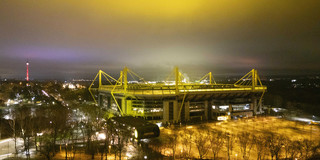 BVB-Stadion Das Fußballstadion des BVB bei Nacht